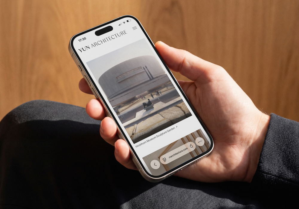 yun website handy mockup