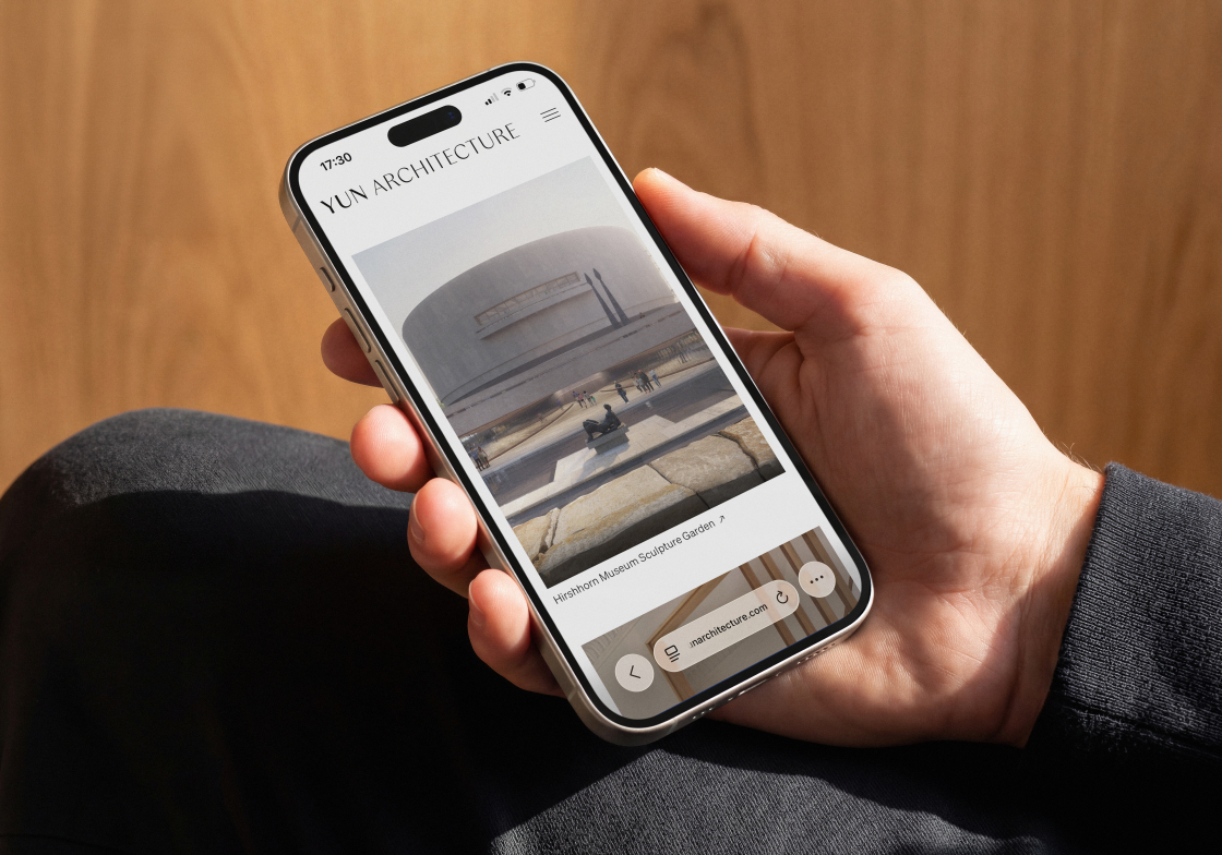yun website handy mockup